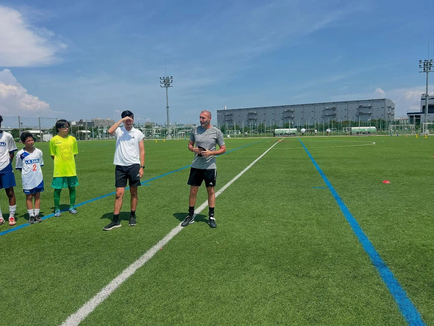 トロッポFC A.C.Sakai 合同でイタリア人コーチを招...