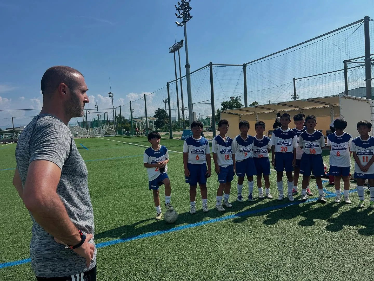 トロッポFC A.C.Sakai 合同でイタリア人コーチを招...