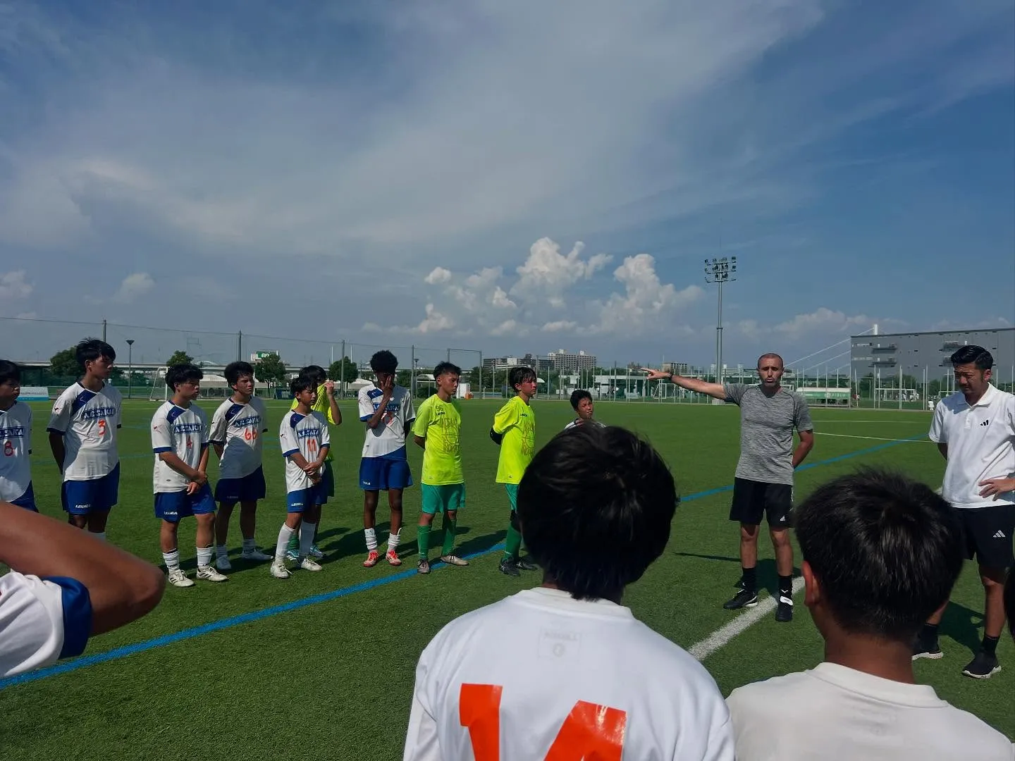 トロッポFC A.C.Sakai 合同でイタリア人コーチを招...