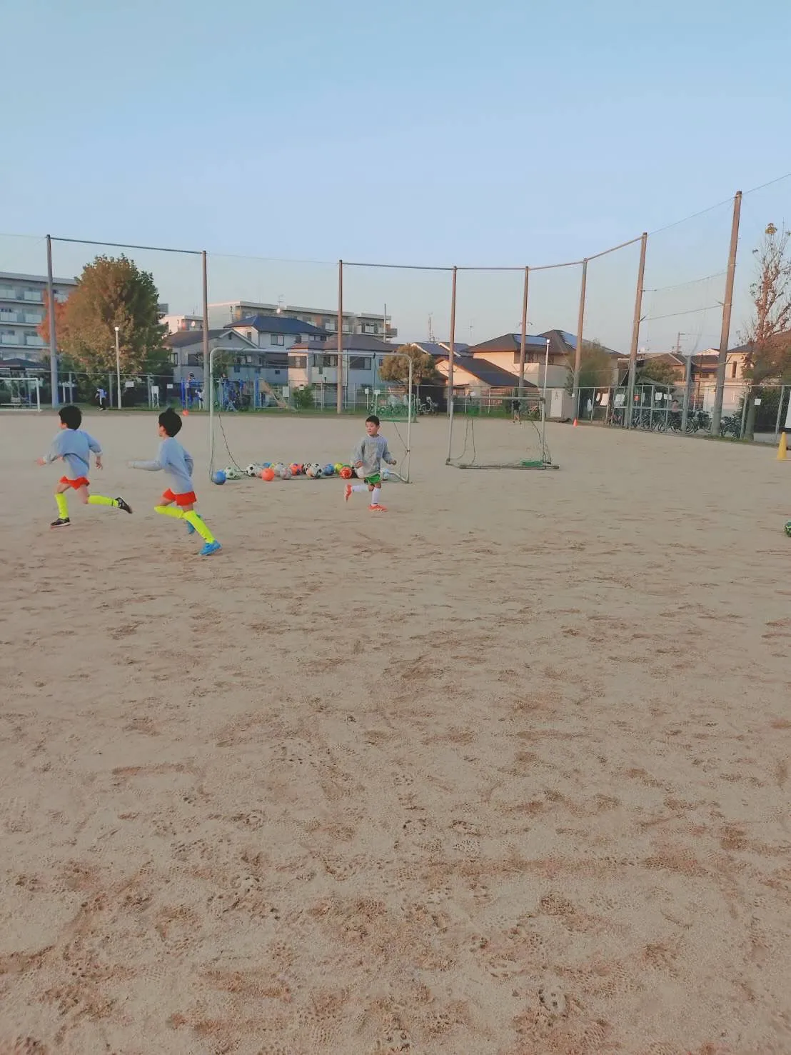 金曜日 尼池アカデミー