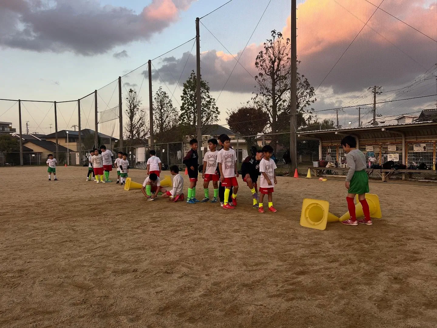 金曜日 尼池アカデミー