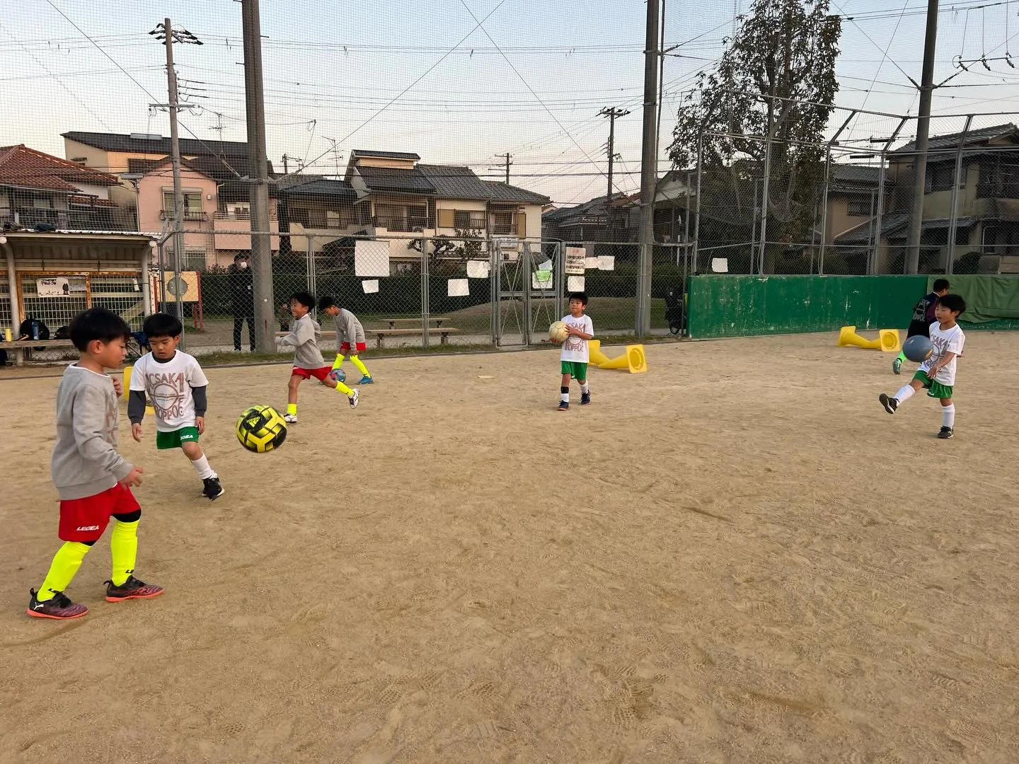 金曜日 尼池アカデミー