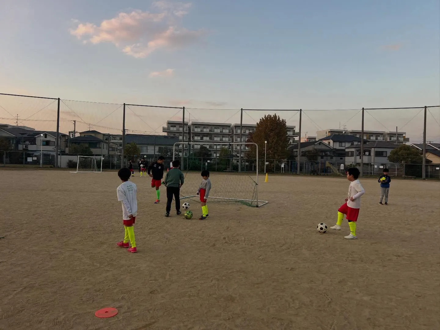 金曜日 尼池アカデミー