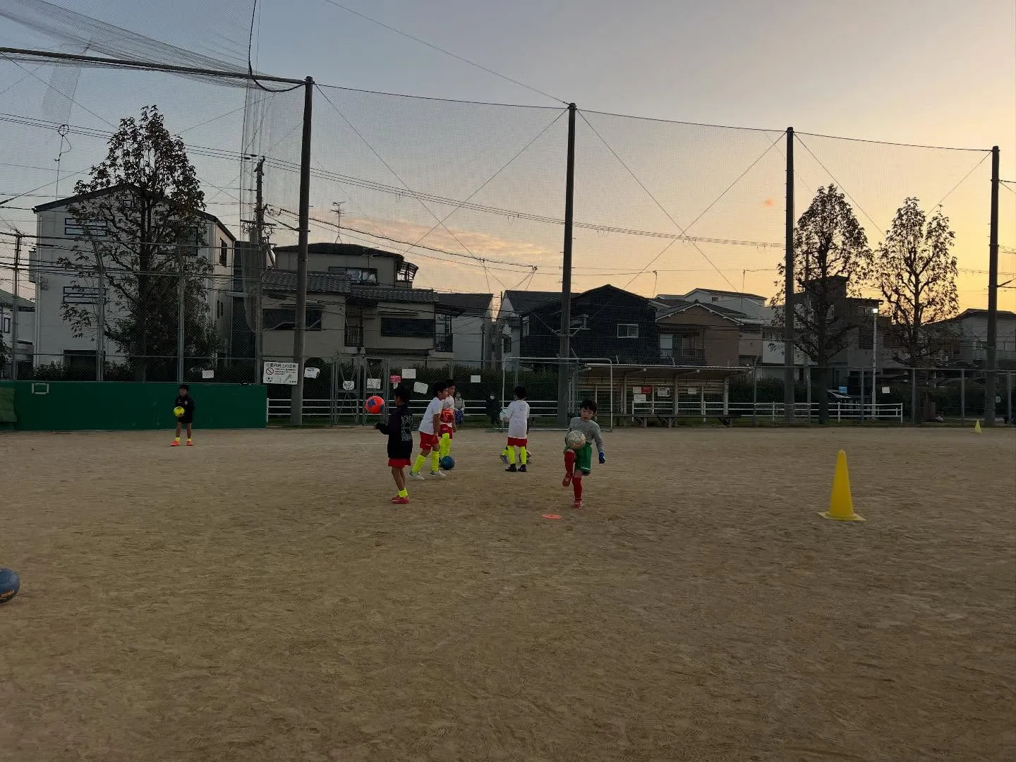 金曜日 尼池アカデミー