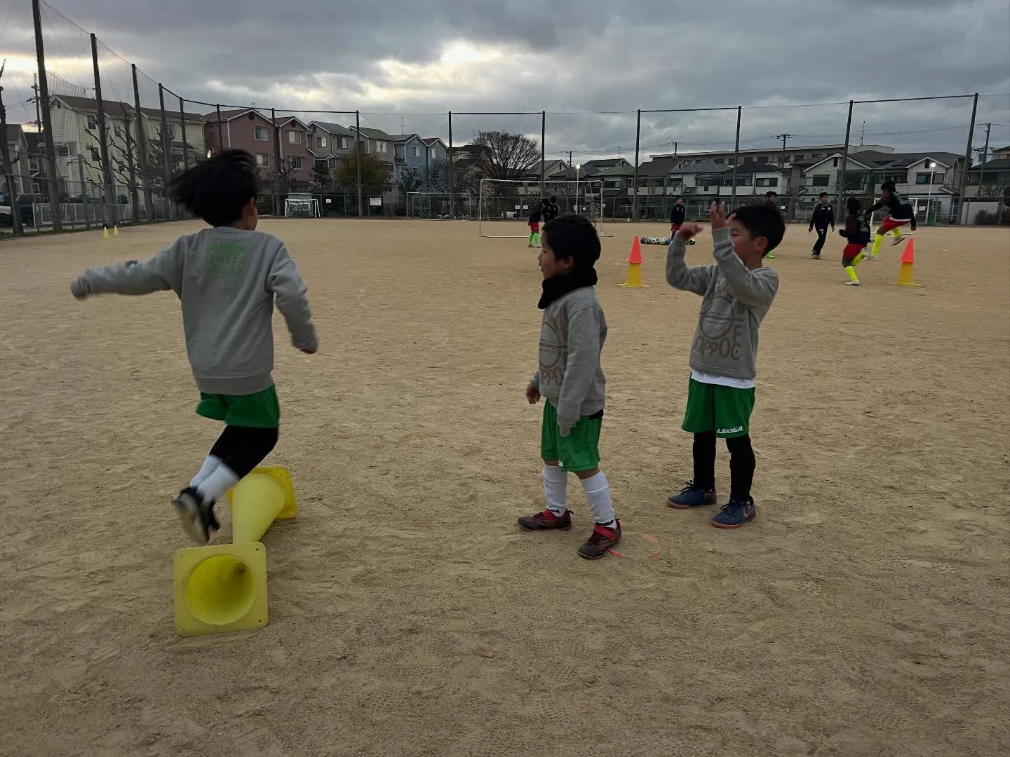 金曜日 尼池アカデミー