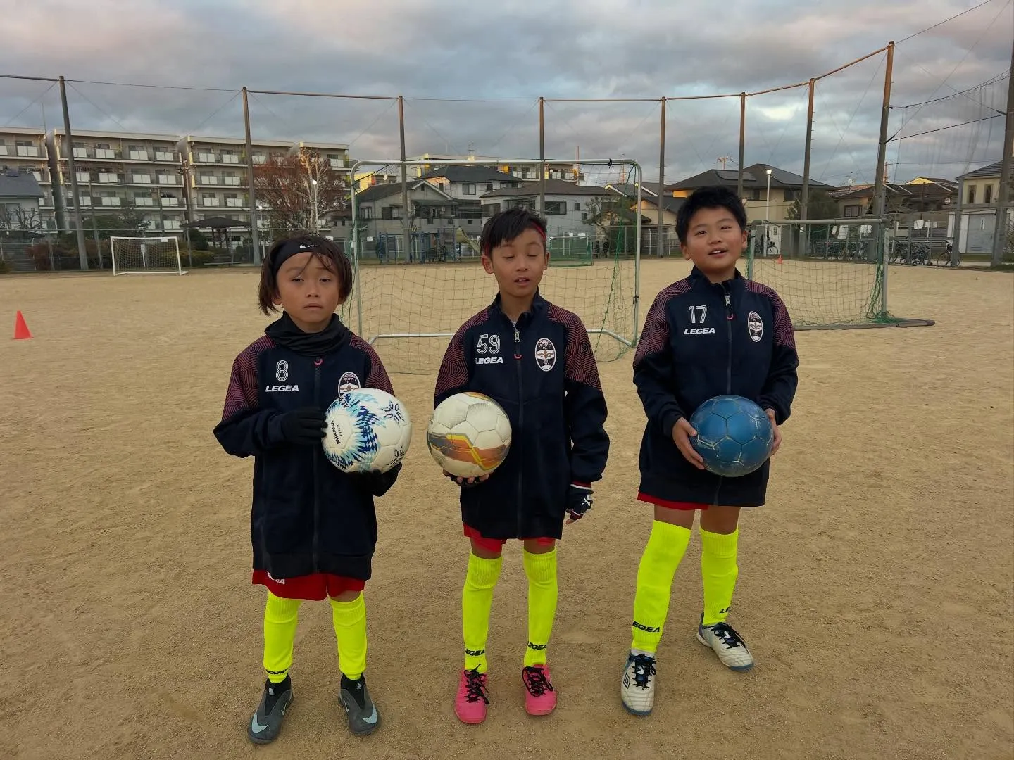 金曜日 尼池アカデミー