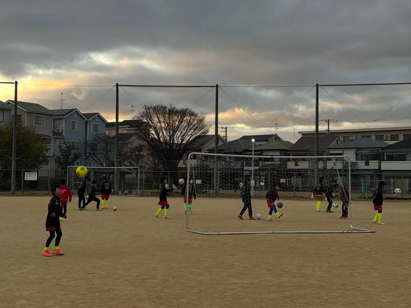 金曜日 尼池アカデミー